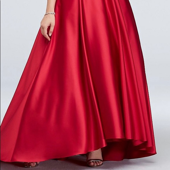 WORN 1X! RED PROM DRESS PROM DAVIDS BRIDAL! SIZE 6 - Picture 9 of 9